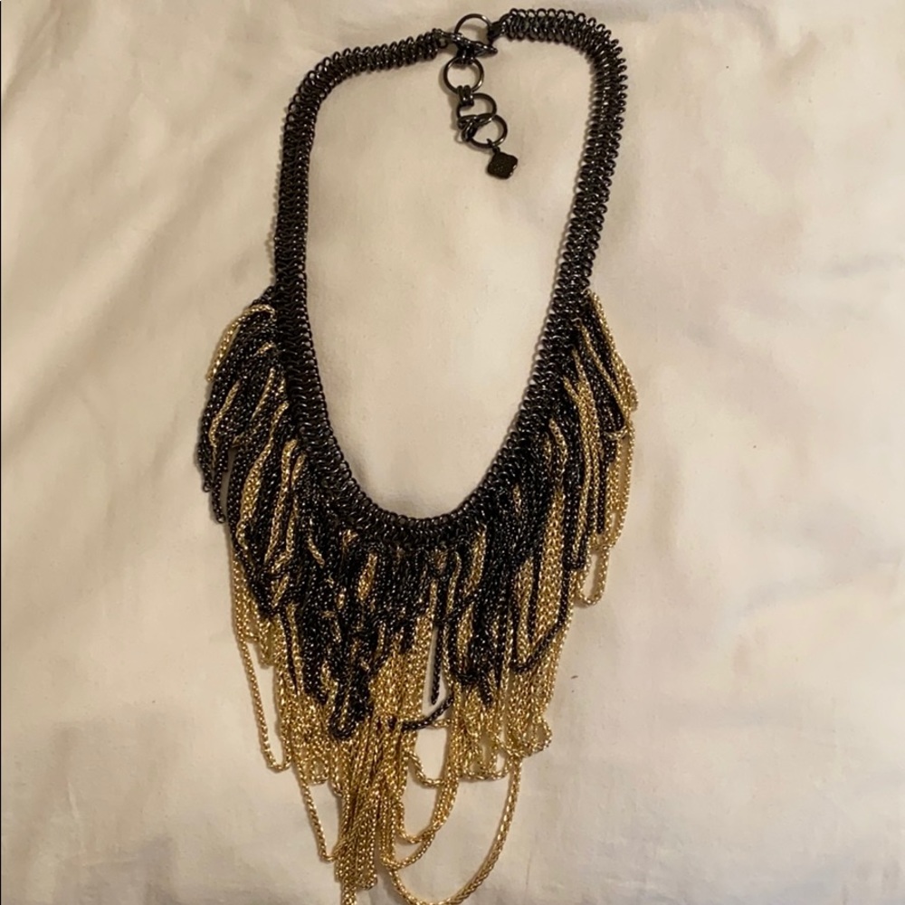 Kendra Scott necklace